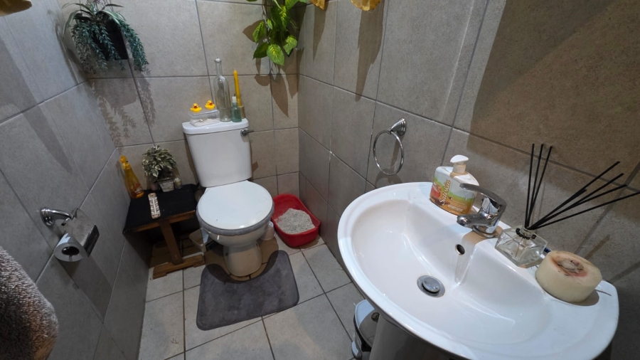 4 Bedroom Property for Sale in Songloed North West